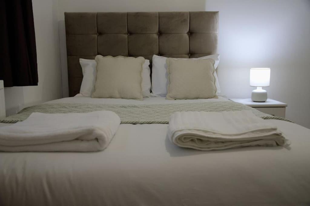 Ensuite With Kitchen Stunning Double-Bed Room In Zone 2 London Luaran gambar