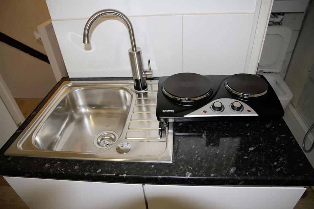 Ensuite With Kitchen Stunning Double-Bed Room In Zone 2 London Luaran gambar